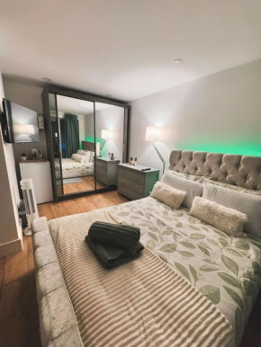 Tropical Room with Private Bathroom and Patio